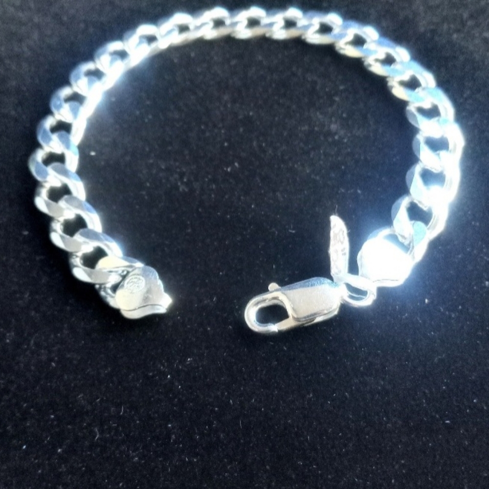 Genuine 8 in. New Curb Link (Cuban Link) [Italian] 925 Sterling Silver Bracelet - Picture 4 of 10
